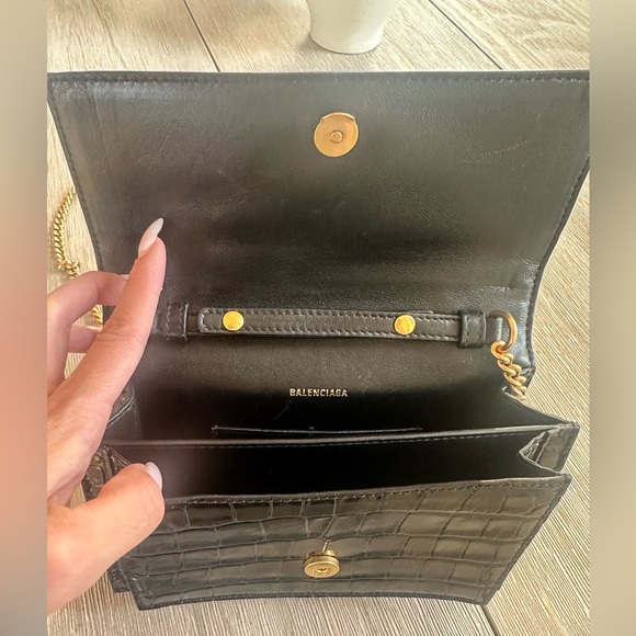 Balenciaga- Shiny Calfskin Crocodile Embossed Sharp Crossbody Clutch Black - Picture 11 of 12